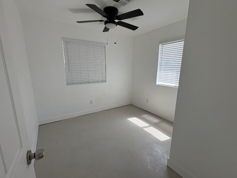 658 S Grand - Photo 2 of 7