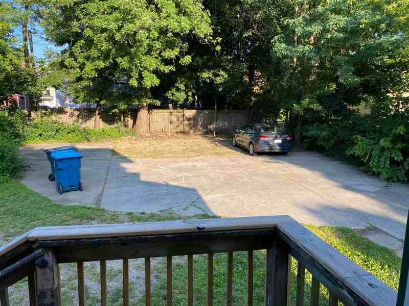 516 Oak Street - Photo 2 of 3