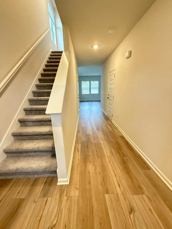 600 Lyness Dr - Photo 2 of 19