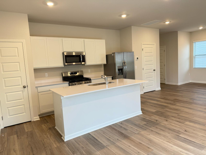 600 Lyness Dr - Photo 3 of 19