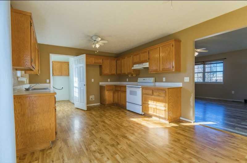 318 Elm St - Photo 2 of 2