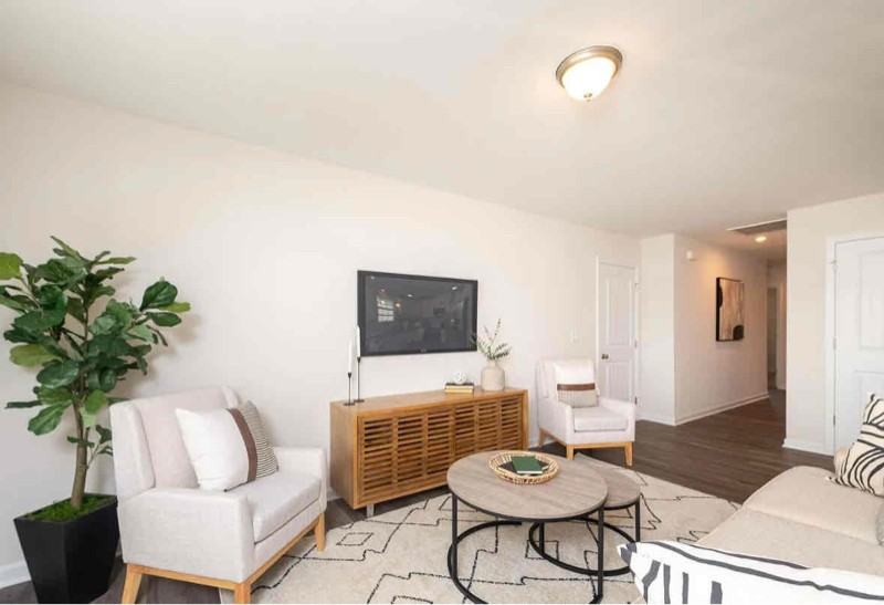 6739 Hardwick Ln - Photo 2 of 11