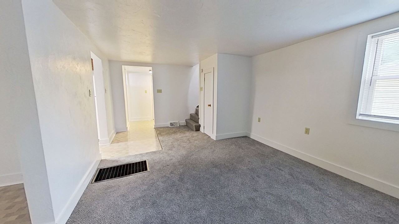 5271 Nursery Rd - Photo 2 of 15