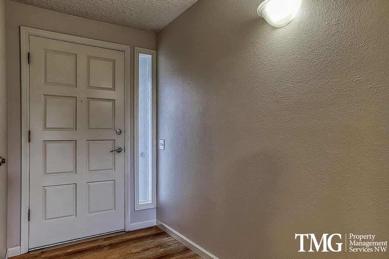 15416 Ne 42nd St - Photo 3 of 29