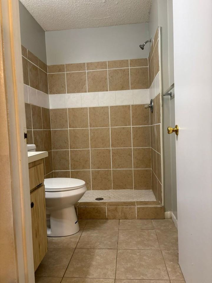 4930 4th St - Photo 7 of 17