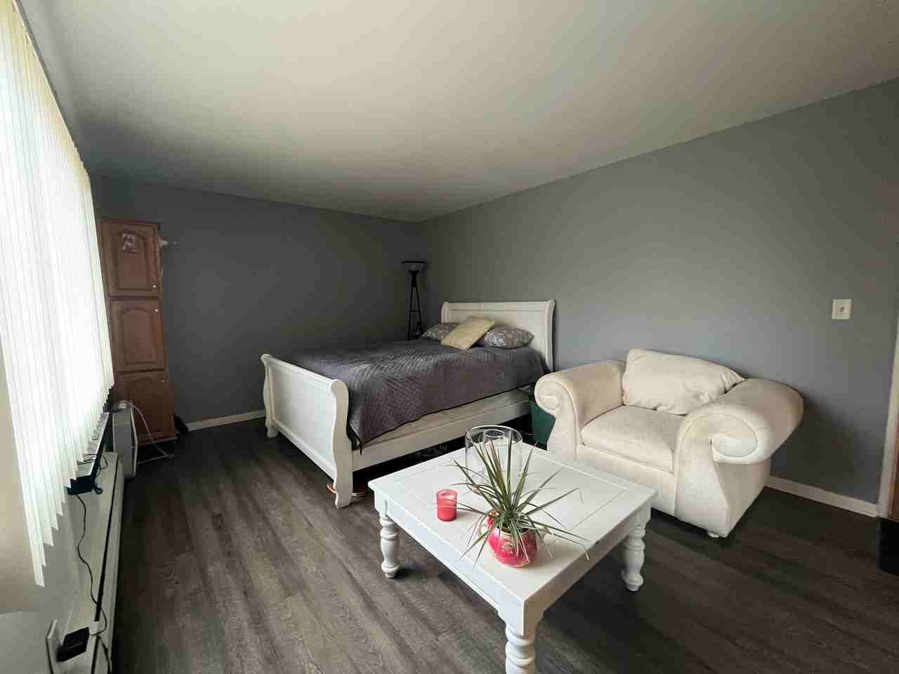 1456 N. Farwell Avenue - Photo 4 of 16
