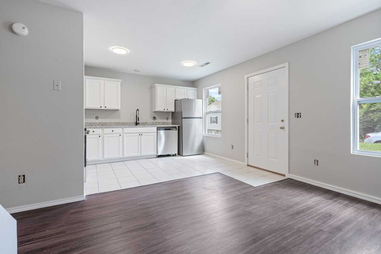 Rosehill Townhomes - Photo 3 of 19