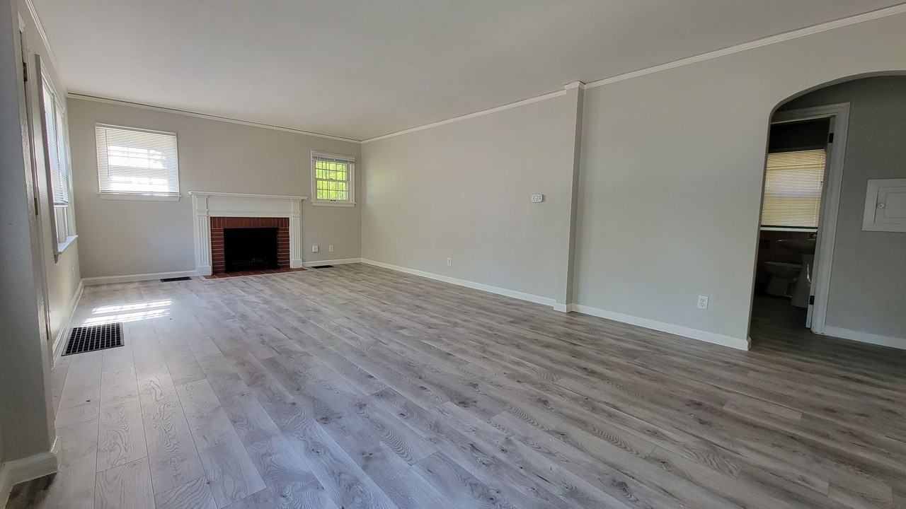 1005 Wheatley Ave - Photo 2 of 11