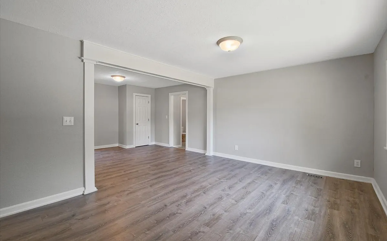 1305 Centennial Dr - Photo 2 of 17