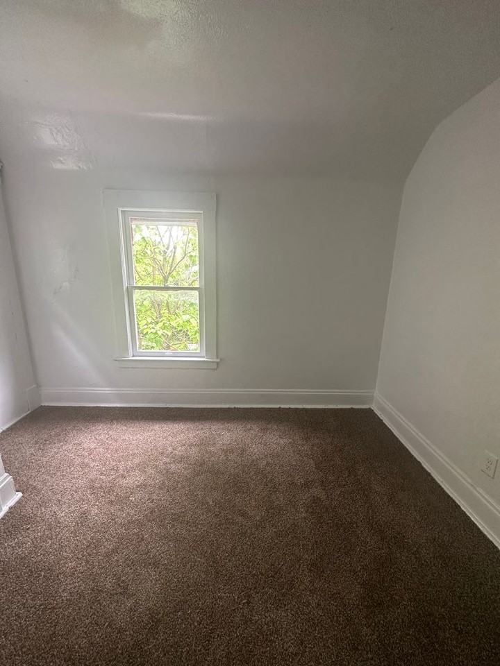 10504 Elmarge Ave - Photo 4 of 7