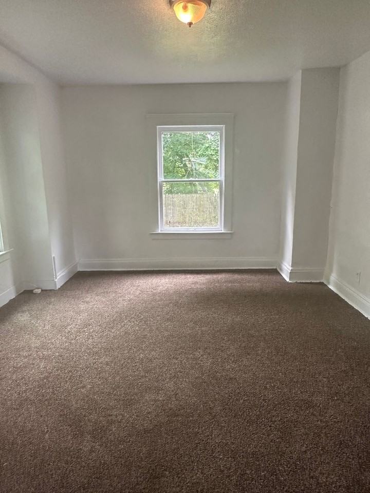10504 Elmarge Ave - Photo 5 of 7