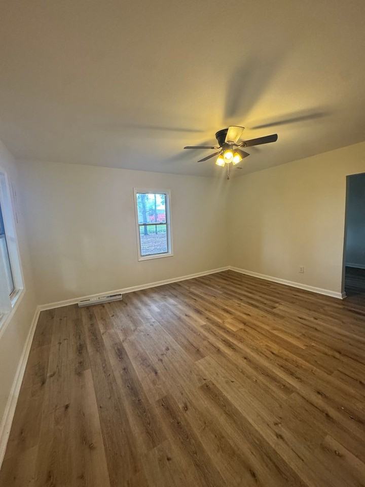 2204 Barnhill Rd - Photo 3 of 15