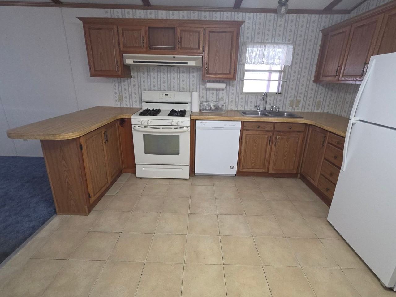 8201 S Santa Fe Dr - Photo 5 of 22