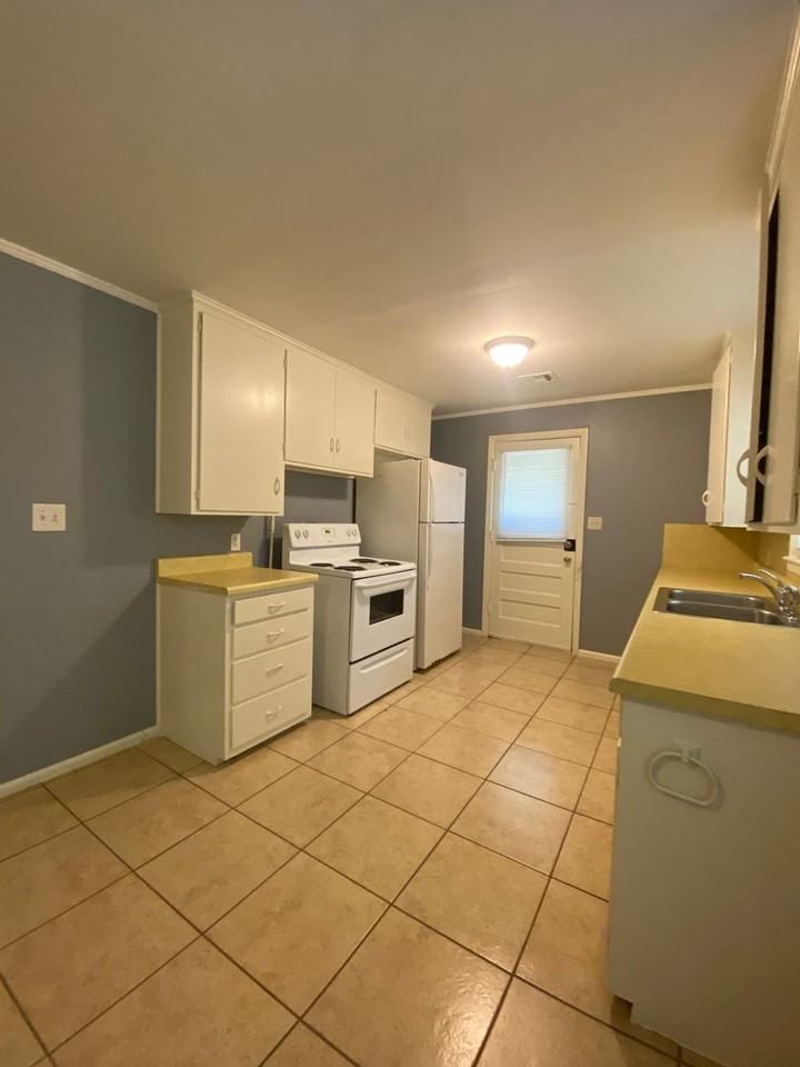 1328 S 74th East Ave - Photo 4 of 15