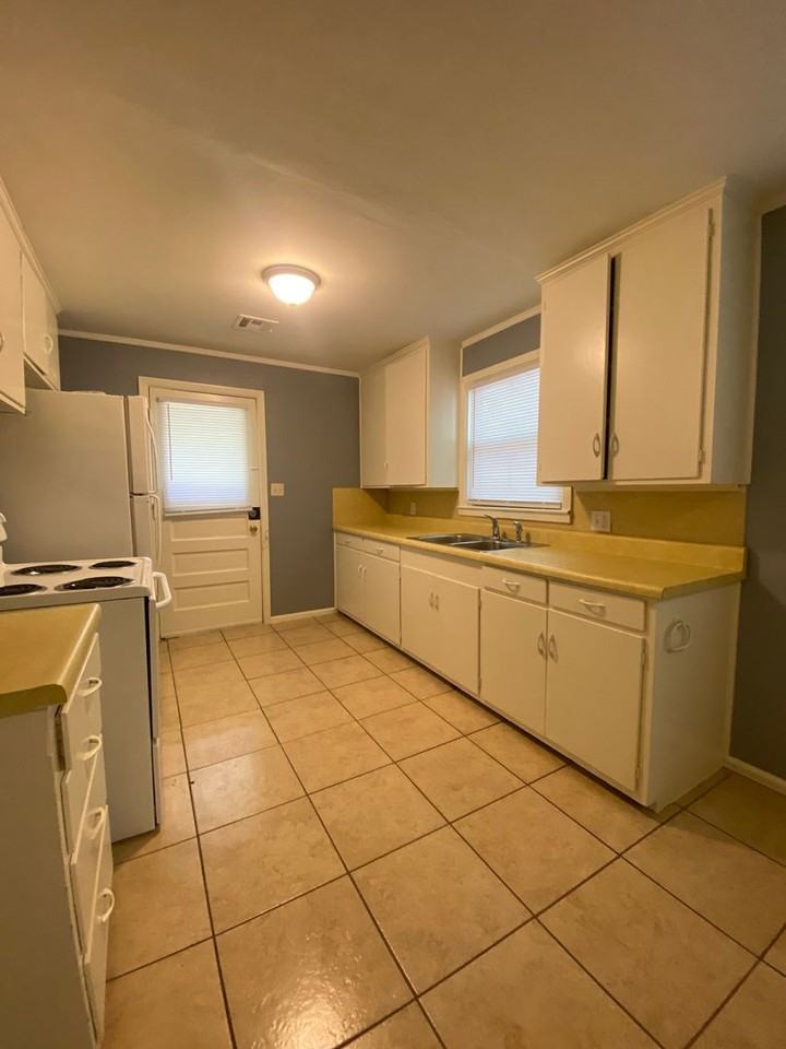 1328 S 74th East Ave - Photo 5 of 15