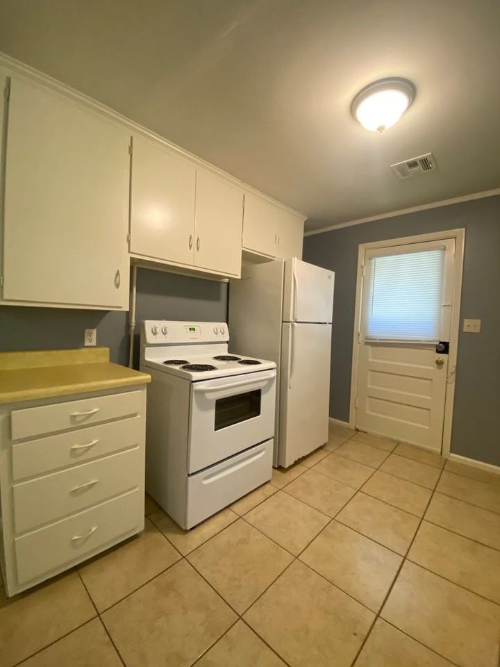 1328 S 74th East Ave - Photo 6 of 15