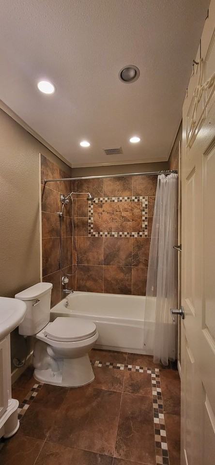 1459 N Camino Alto - Photo 4 of 25