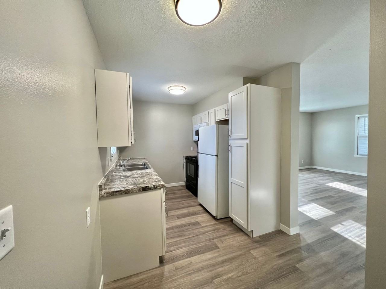 709 26th St N - Photo 3 of 14