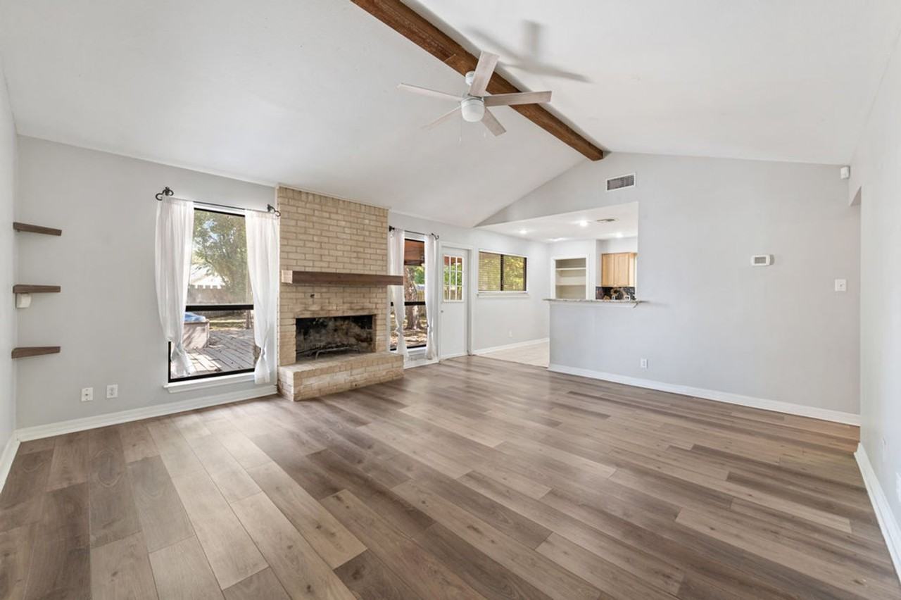 13415 Perthshire St - Photo 2 of 18