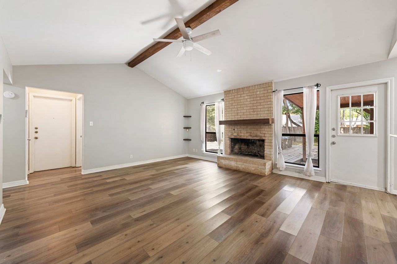 13415 Perthshire St - Photo 3 of 18