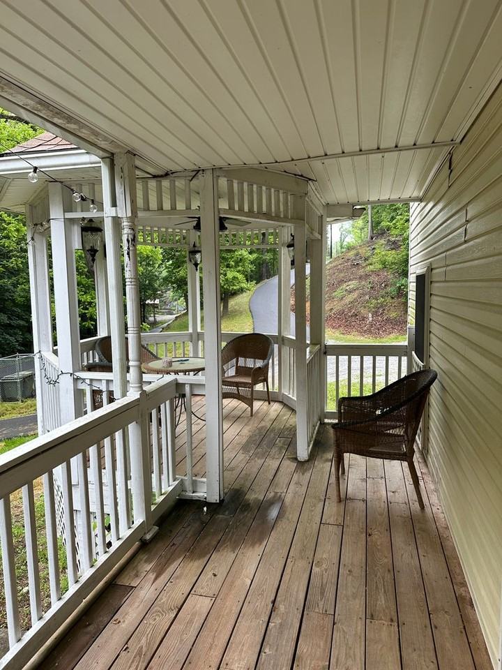 6544 Owens Rd - Photo 3 of 33