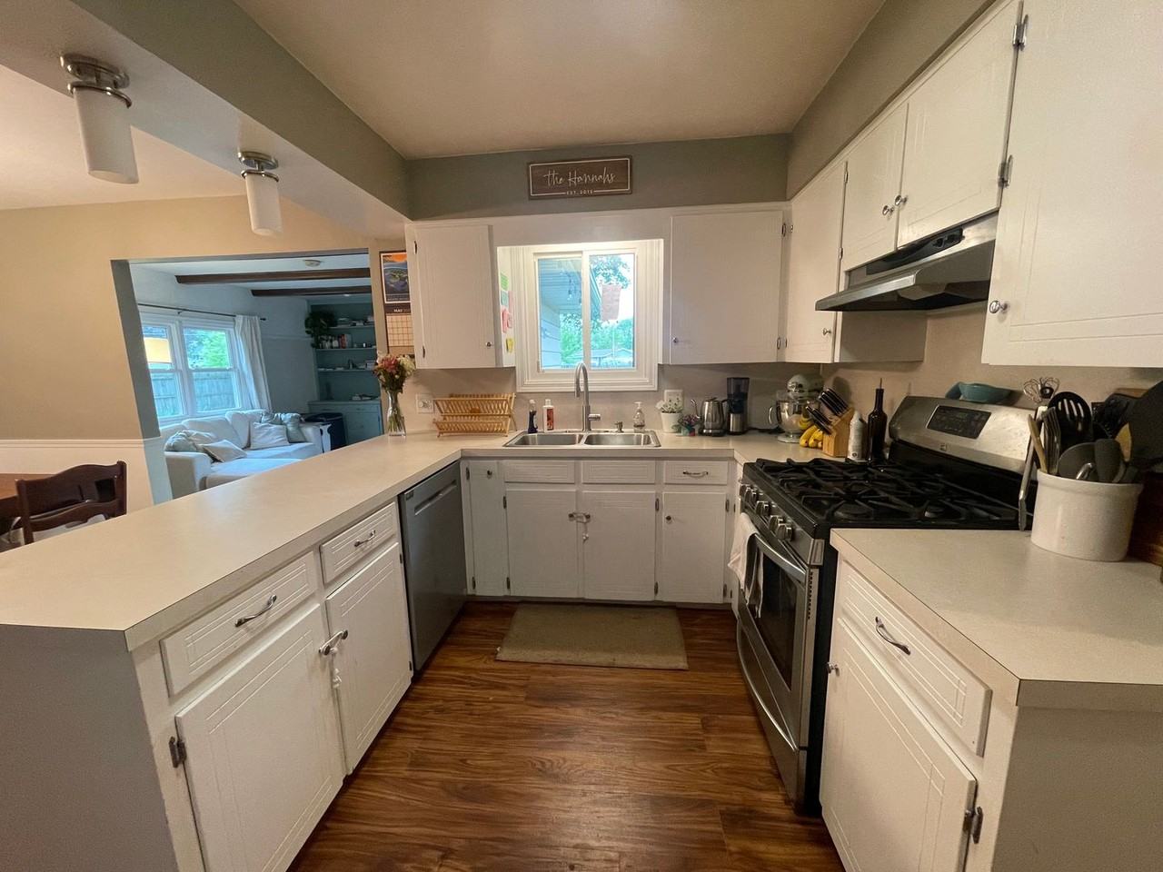 7865 Ridgewood Dr - Photo 3 of 31