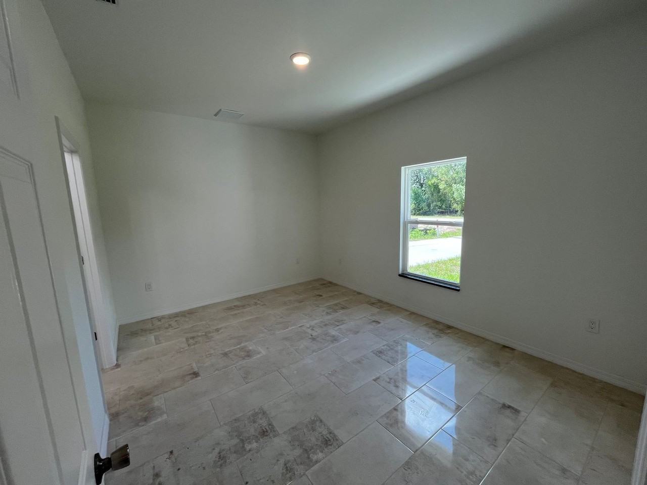 3153 Sunshine Blvd N - Photo 4 of 14