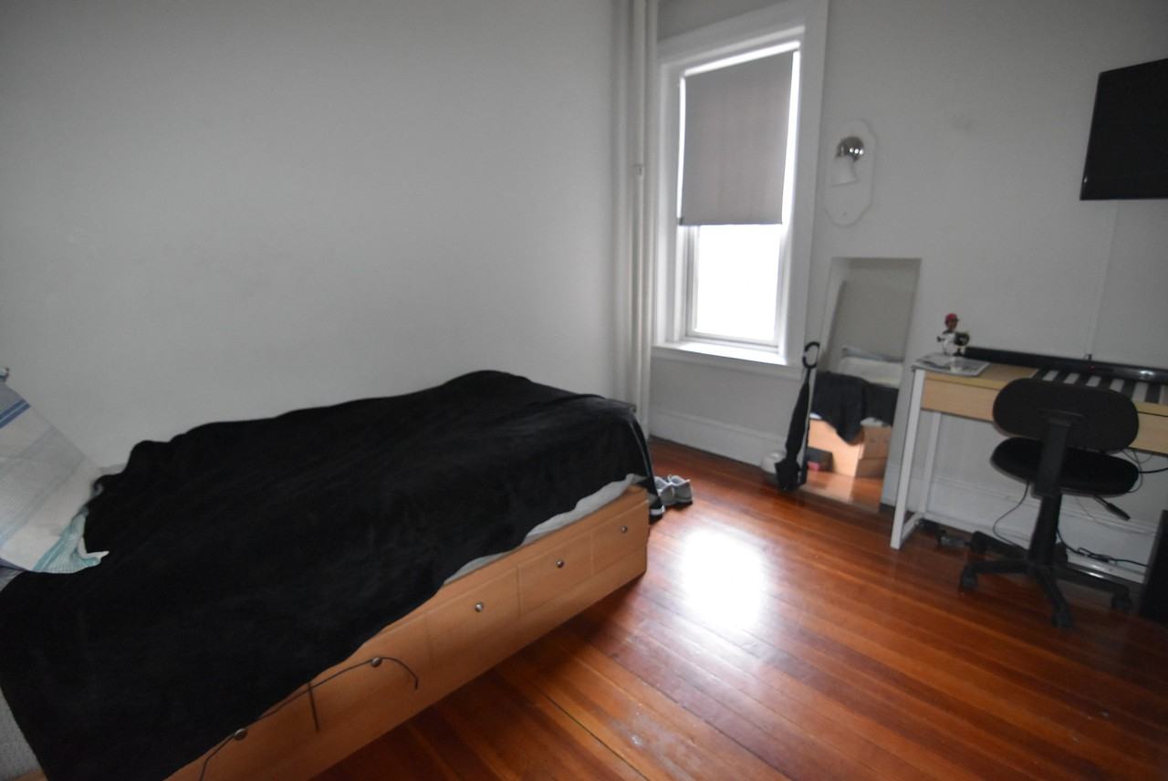 1209 Beacon Street #4 - Photo 6 of 15