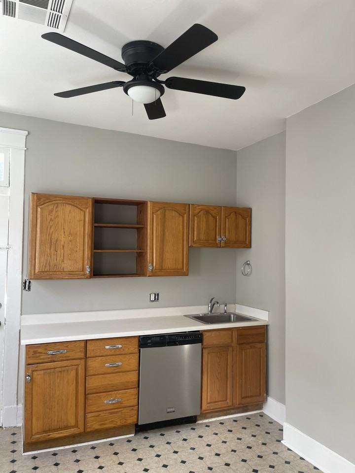 2617 Magazine St #1 - Photo 3 of 10