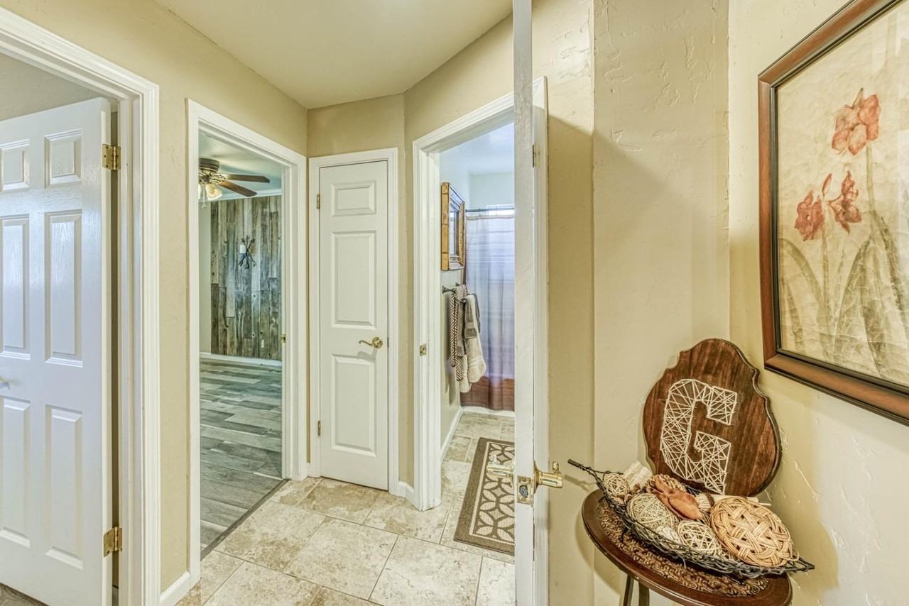 1508 E Sierra Ave #C - Photo 3 of 12