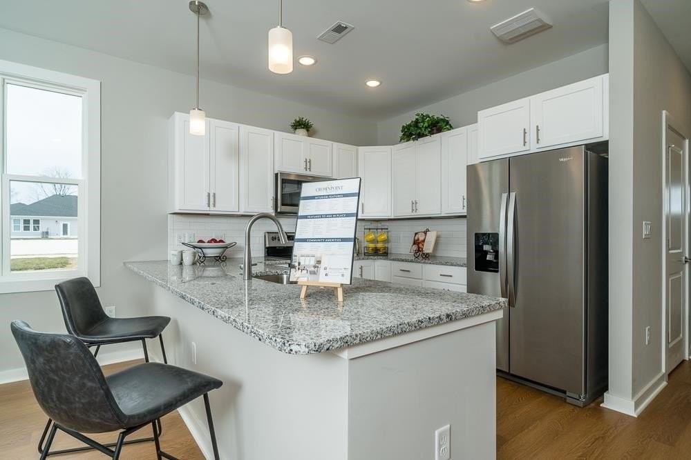 1528 Crownpoint Dr - Photo 5 of 50