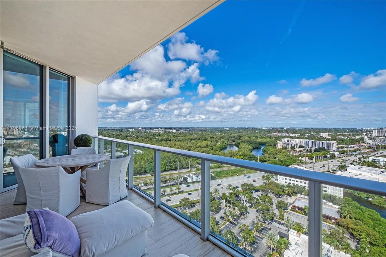 17301 Biscayne Blvd #PH6 - Photo 4 of 48