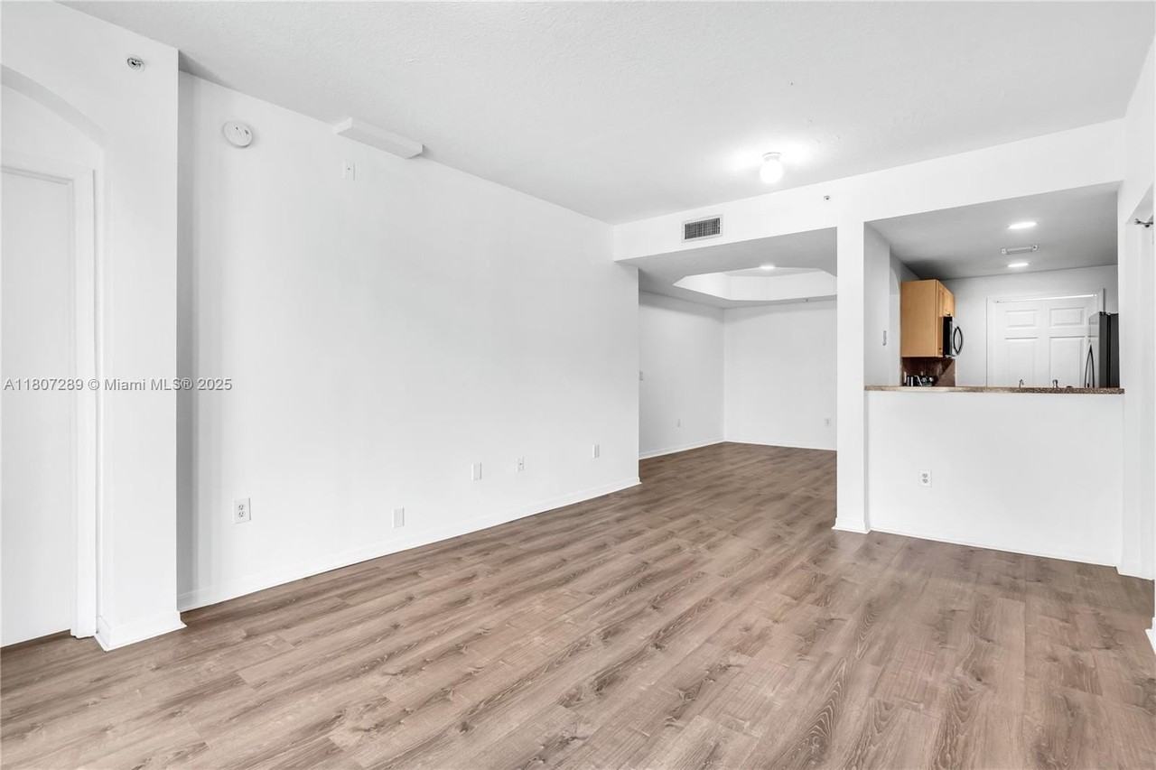 6700 Nw 114th Ave #925 - Photo 3 of 39