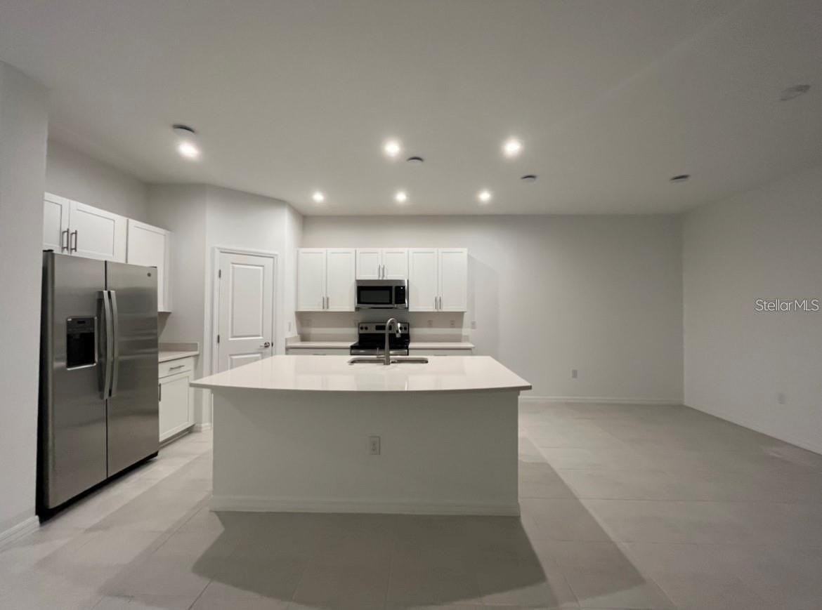 8589 Lunar Skye Street - Photo 4 of 31