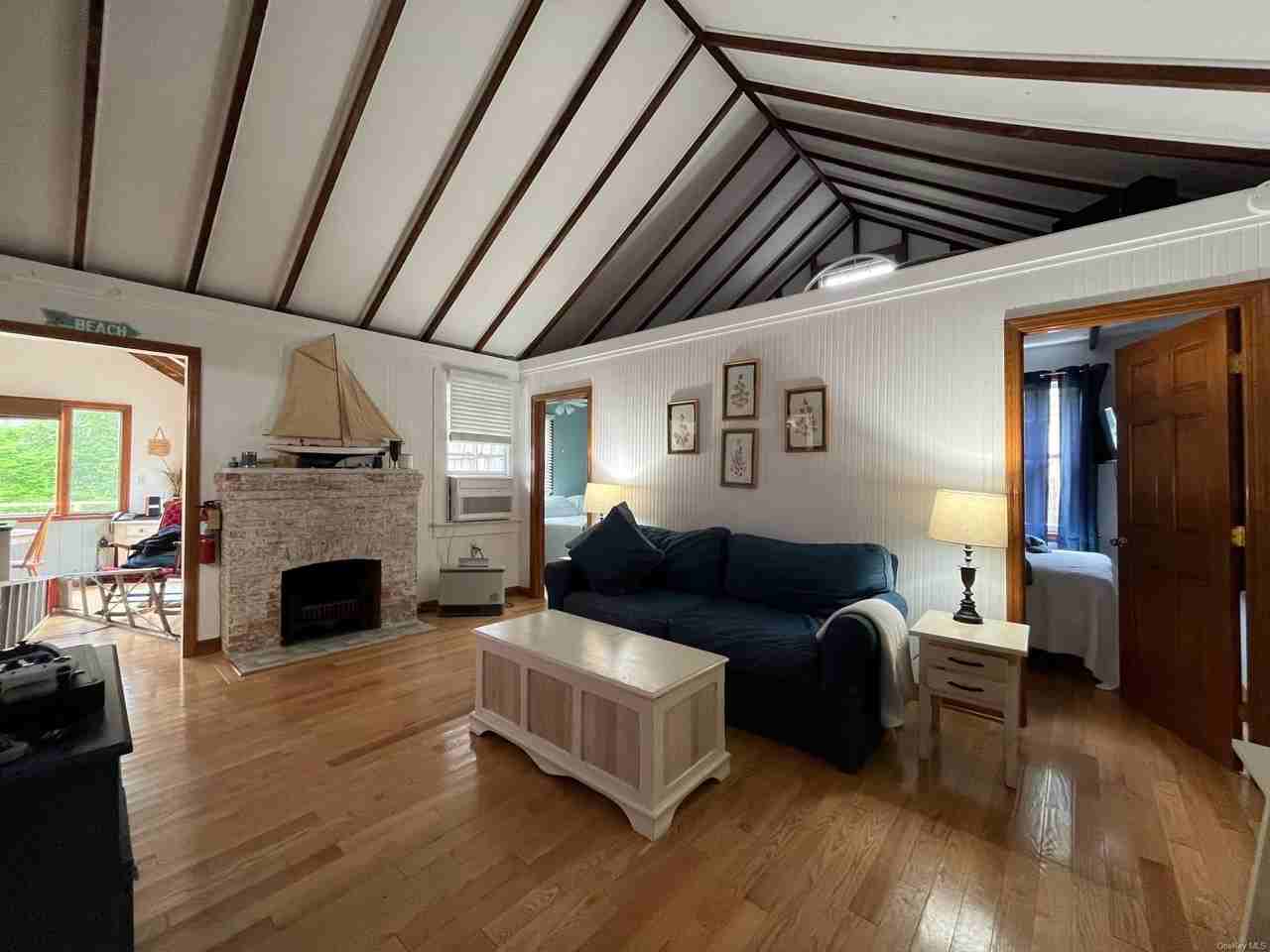 896 Evergreen Walk - Photo 6 of 13