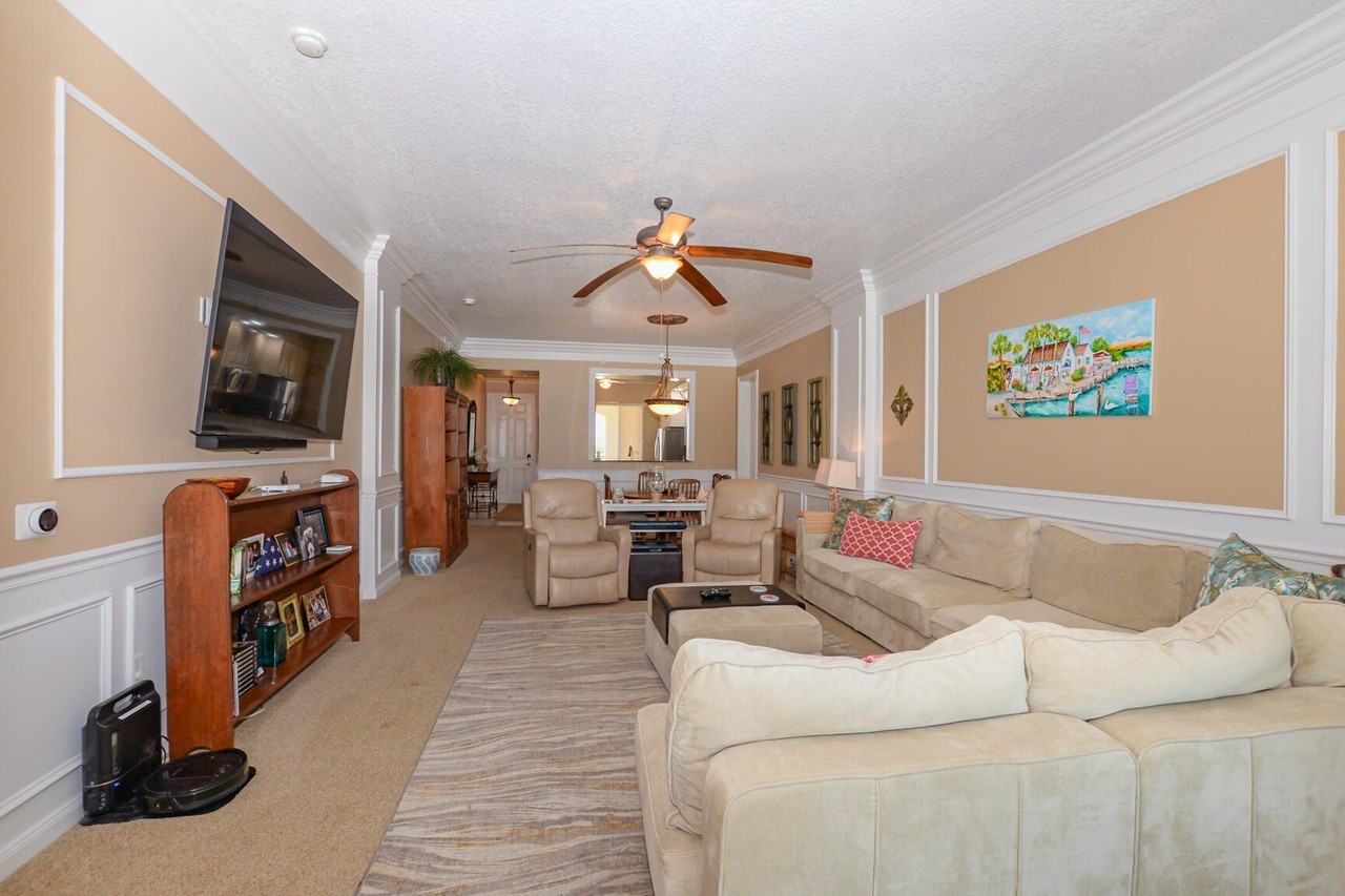 35 Harbour Isle Drive #302 - Photo 6 of 30