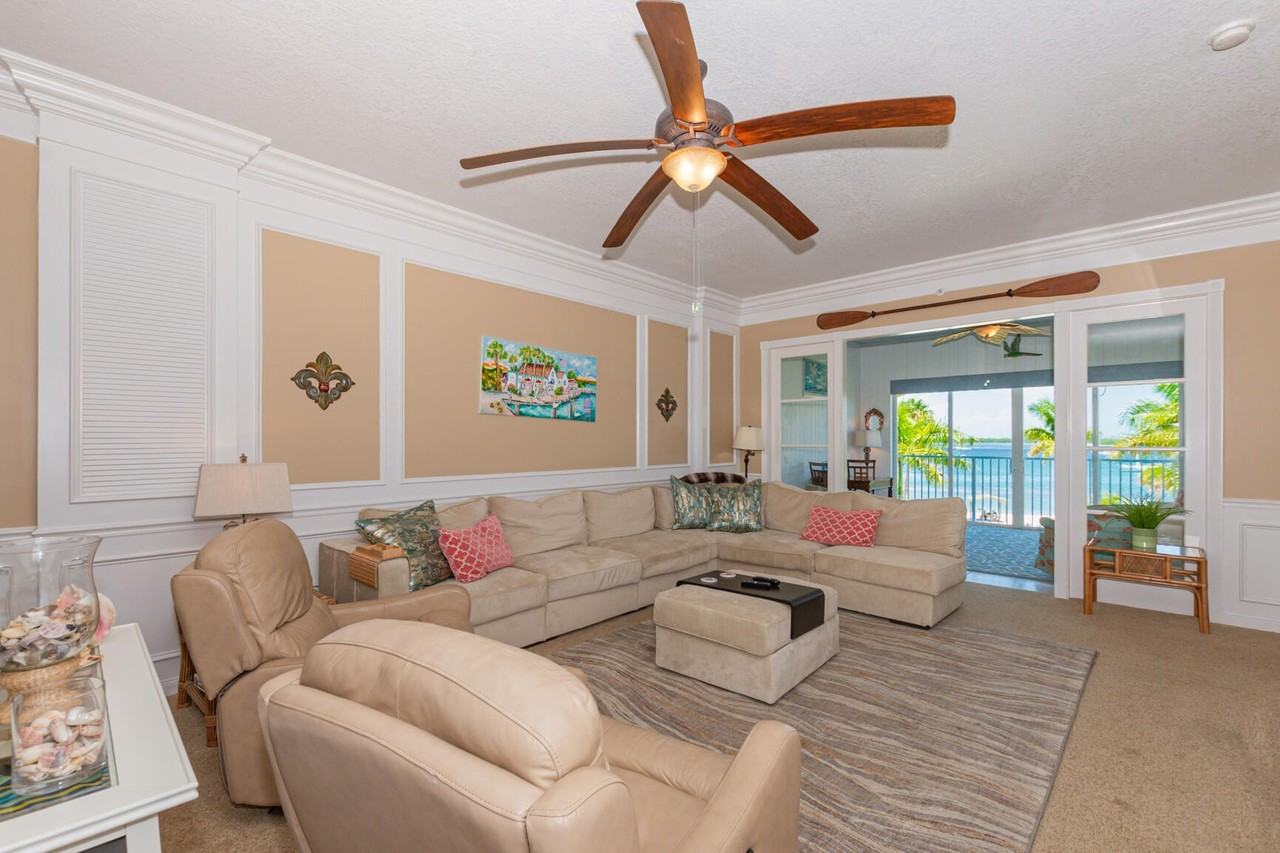 35 Harbour Isle Drive #302 - Photo 7 of 30