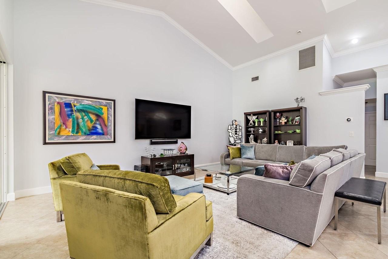 2102 Mahogany Pl - Photo 5 of 19