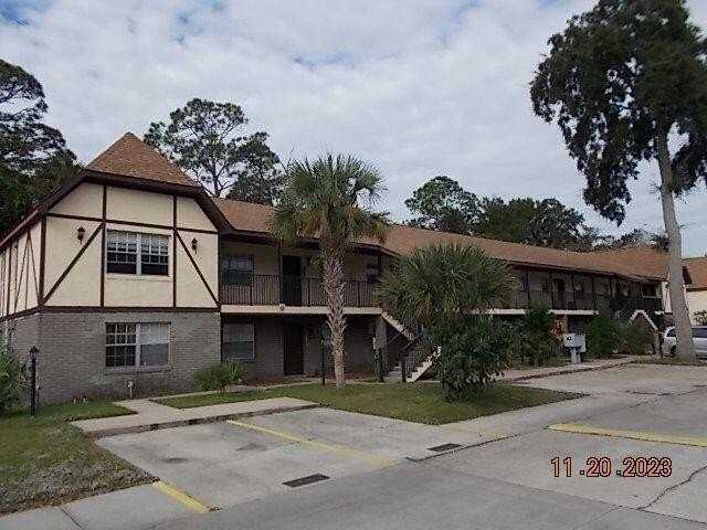 3013 Sir Hamilton Cir