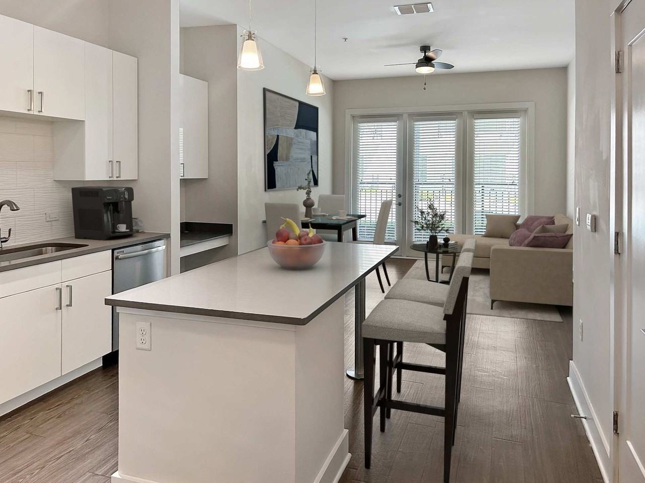 Society Westshore Apartments - Photo 6 of 32