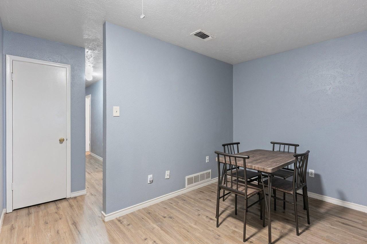 Valleyglen Drive - Photo 4 of 5