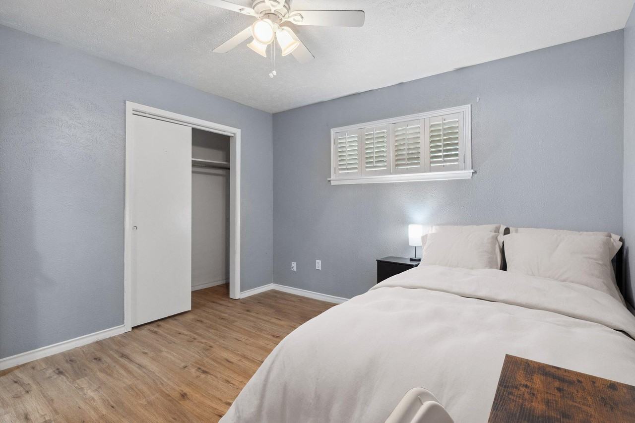 Valleyglen Dr - Photo 5 of 5