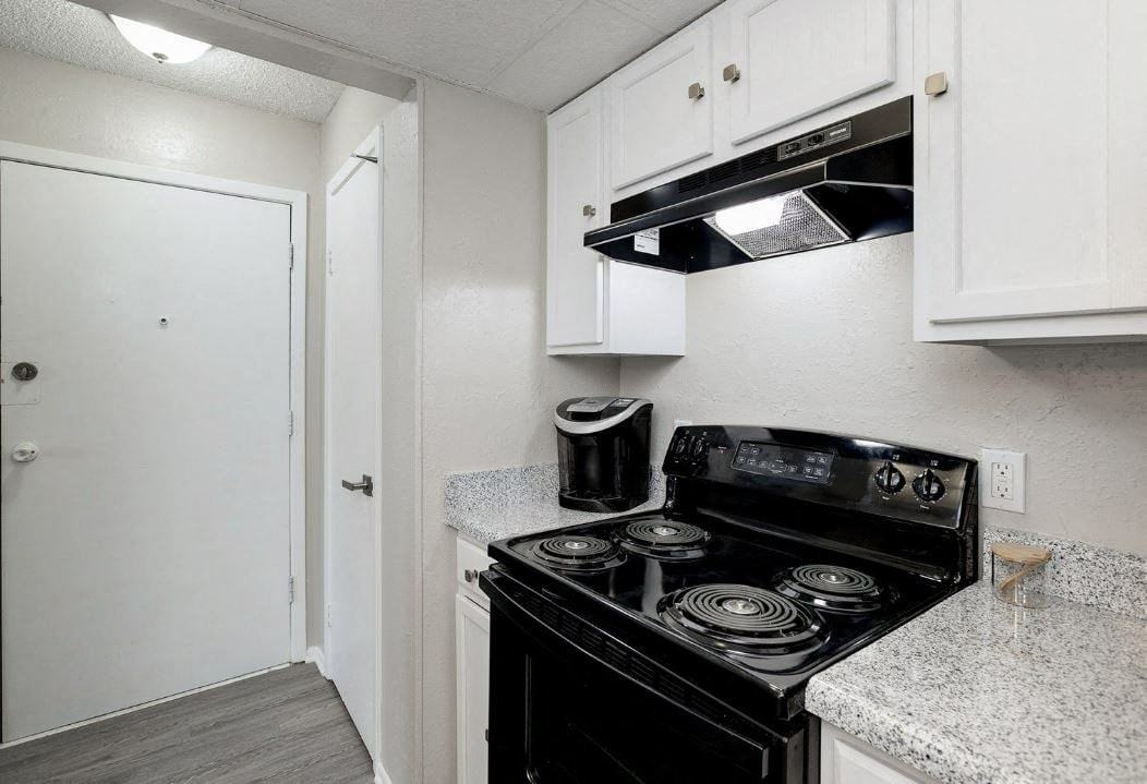 Horizons East - Photo 7 of 39