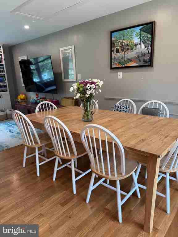 7209 Popkins Farm Rd - Photo 3 of 7