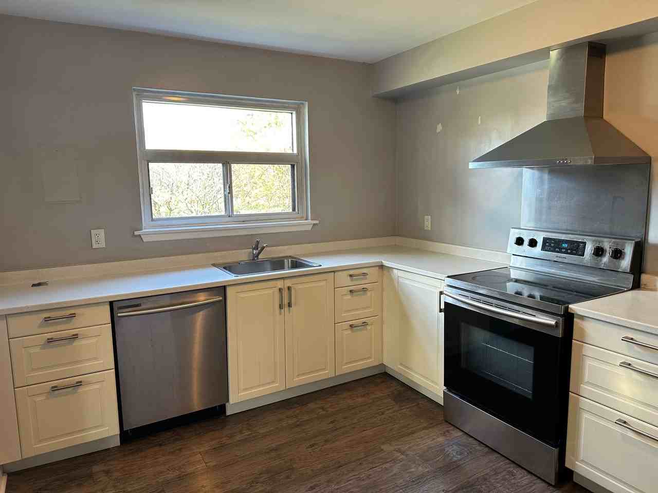1033 Ravine Rd #1 - Photo 2 of 11