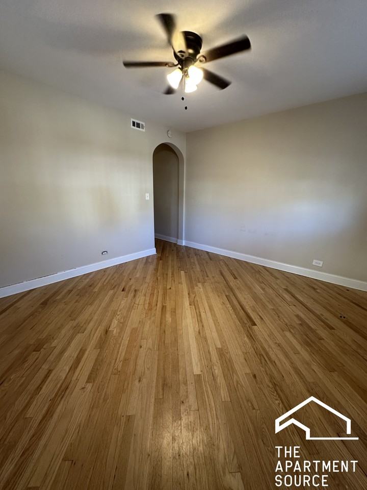 896 Green Bay Rd #10 - Photo 5 of 14