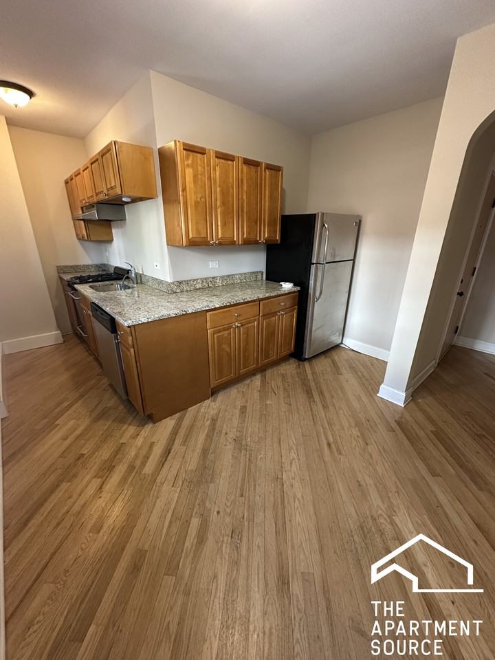 896 Green Bay Rd #10 - Photo 2 of 14