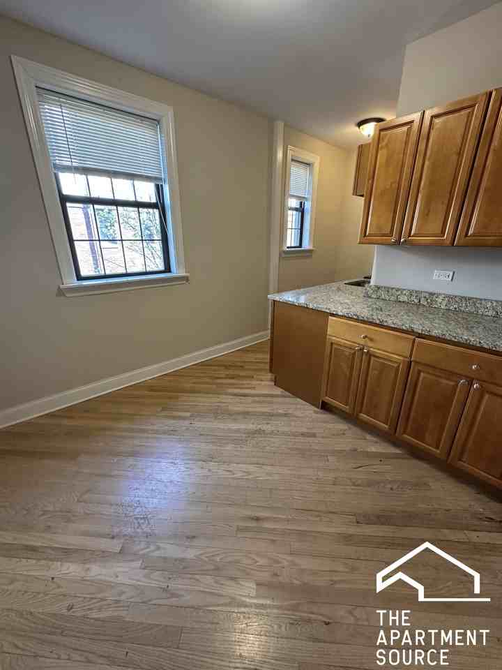 896 Green Bay Rd #10 - Photo 3 of 14