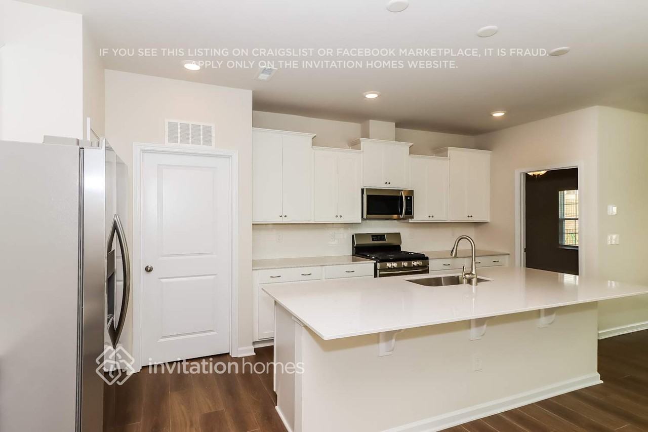 321 Kennerly Center Dr - Photo 7 of 18
