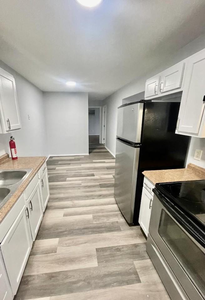 1338 Brooke Park Dr - Photo 2 of 7